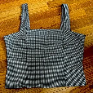 Top quality plaid tank top from Cupcakes and Cashmere. This top is size 8.